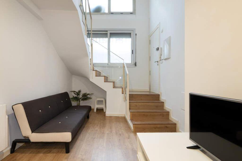 لوسبيتاليت دي يوبريغات Apartment Live Camp Nou المظهر الخارجي الصورة