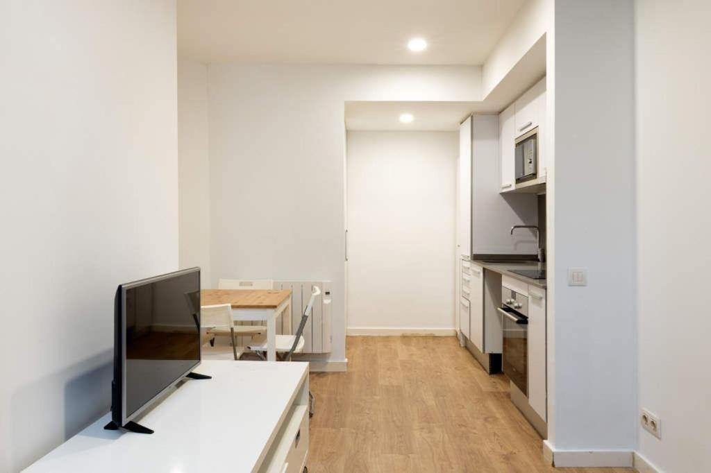 لوسبيتاليت دي يوبريغات Apartment Live Camp Nou المظهر الخارجي الصورة