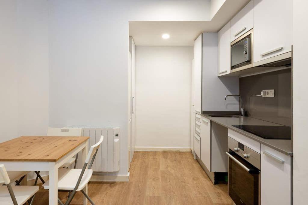 لوسبيتاليت دي يوبريغات Apartment Live Camp Nou المظهر الخارجي الصورة