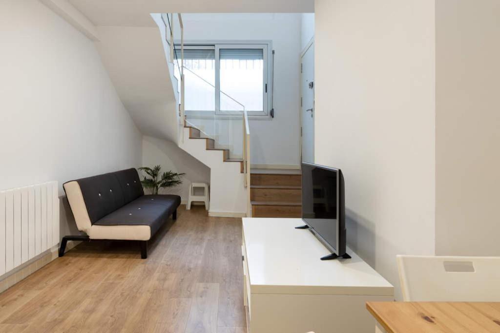 لوسبيتاليت دي يوبريغات Apartment Live Camp Nou المظهر الخارجي الصورة